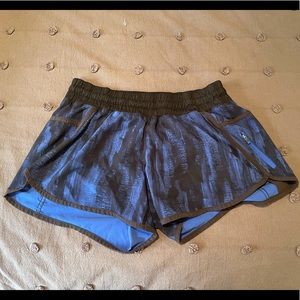 Size 6 lulu lemon shorts